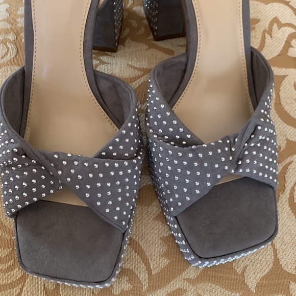 NIB “Vince Camuto” taupe beaded trim ankle strap suede sandal - Picture 5 of 7